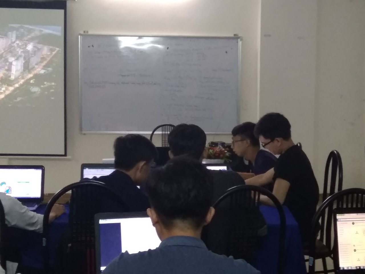 Học viên thực hành nghiệp vụ xây dựng tại lớp đào tạo – Đà Nẵng, 2018